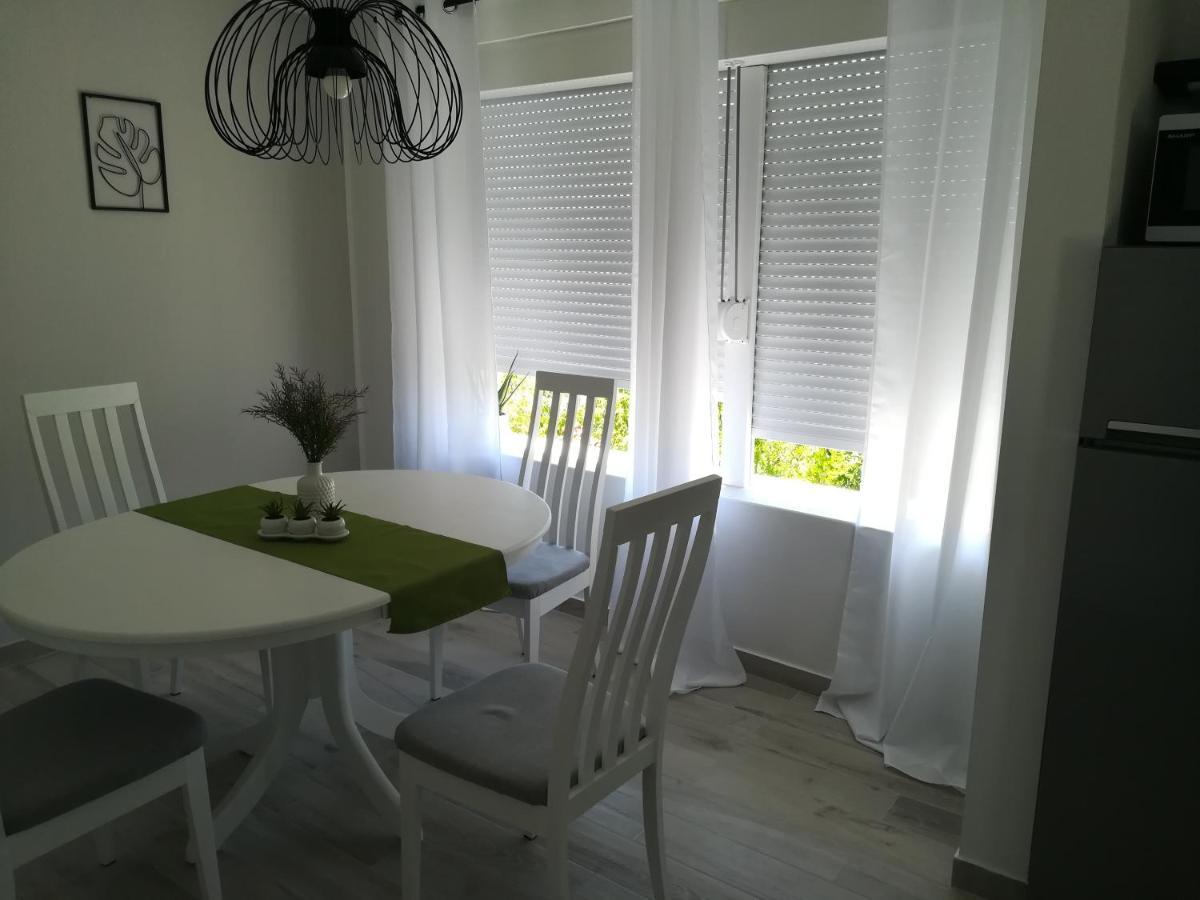 Hermes Apartment
