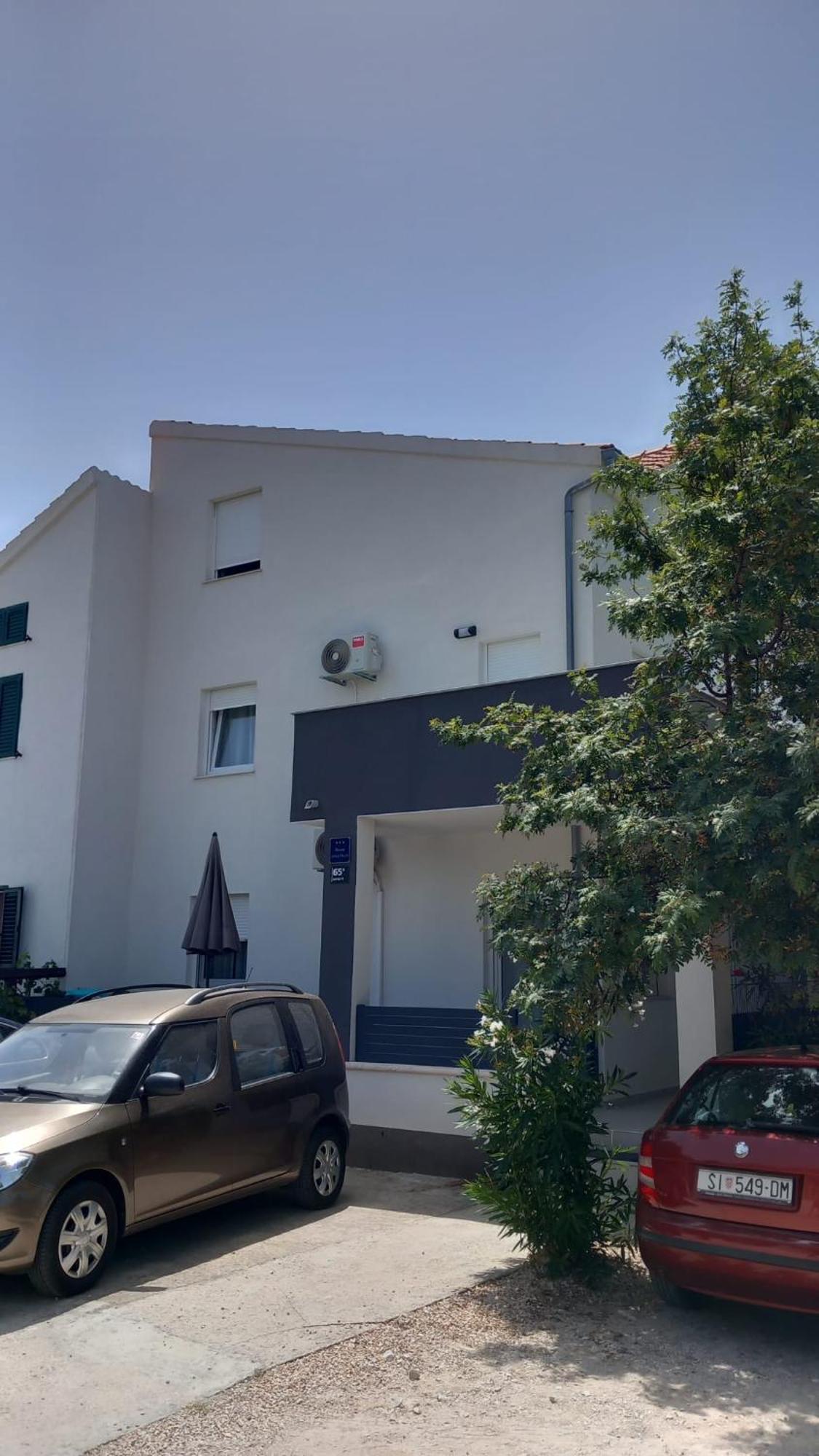 Hermes Apartment